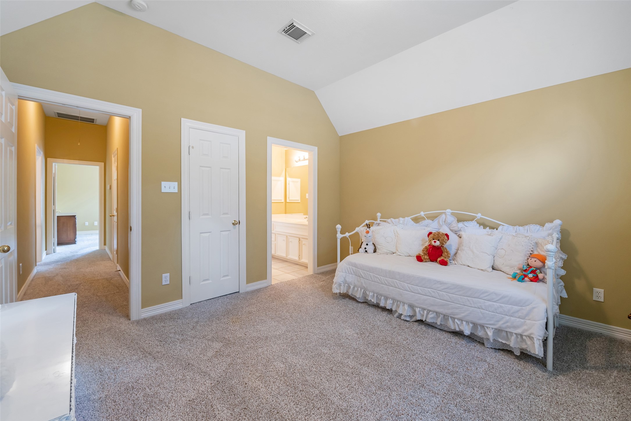 15306 Beecham Drive Houston, TX 77068 - Photo 35 of 48 The last of the five bedrooms is overlooking the front yard and has private bath access with its own vanity.