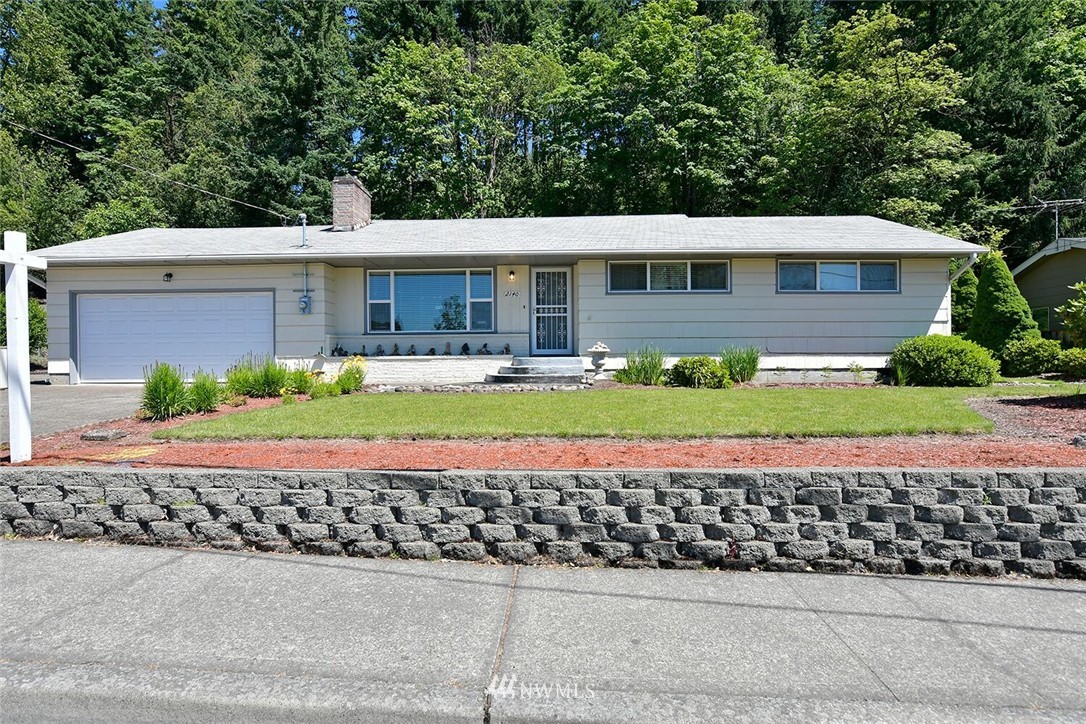 2140 Cascade Way Longview, WA 98632 - Photo 1 of 15 Gallery Image 1