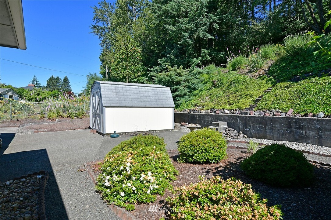 2140 Cascade Way Longview, WA 98632 - Photo 4 of 15 Gallery Image 4
