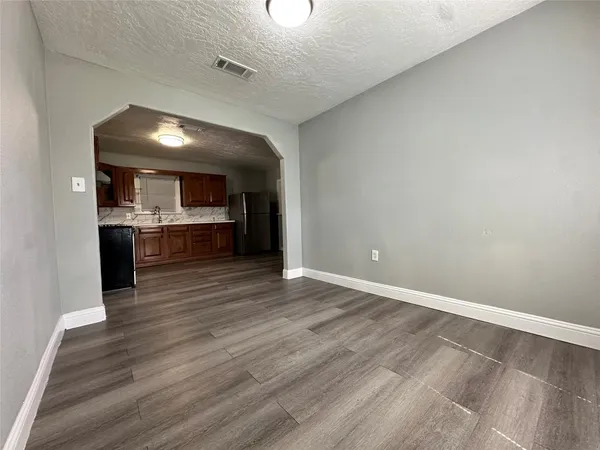 $2,300 | 335 Bayou Drive, Channelview, TX 77530