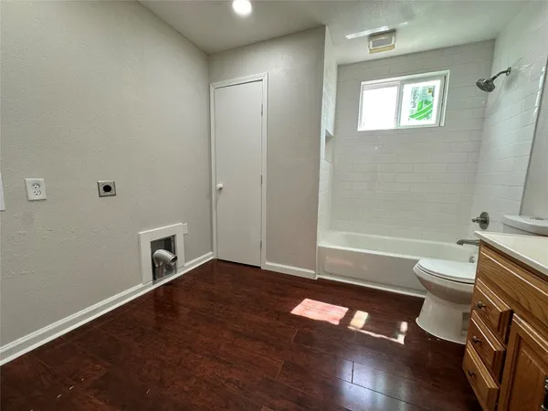 $2,300 | 335 Bayou Drive, Channelview, TX 77530