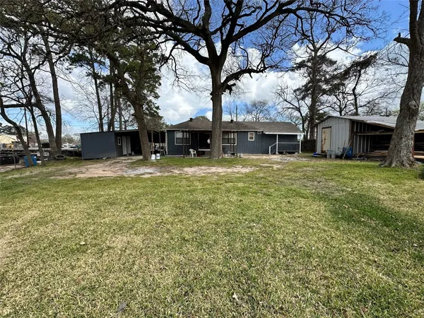 $2,300 | 335 Bayou Drive, Channelview, TX 77530