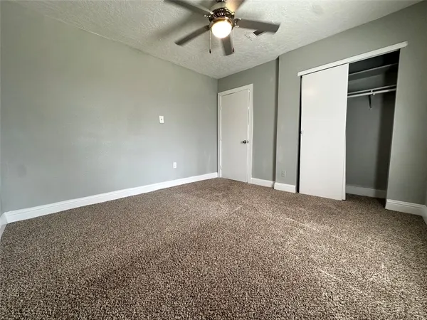 $2,300 | 335 Bayou Drive, Channelview, TX 77530