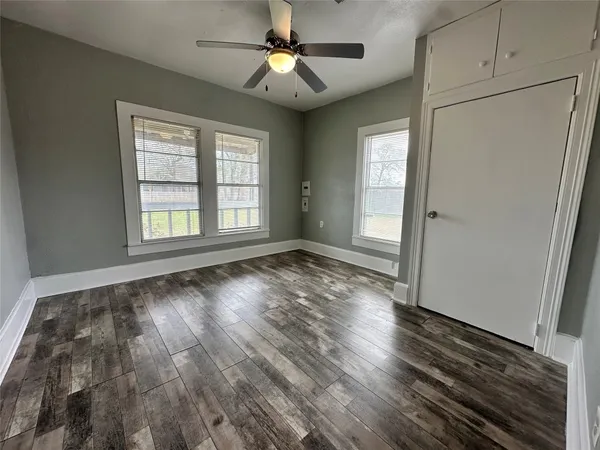 $2,300 | 335 Bayou Drive, Channelview, TX 77530