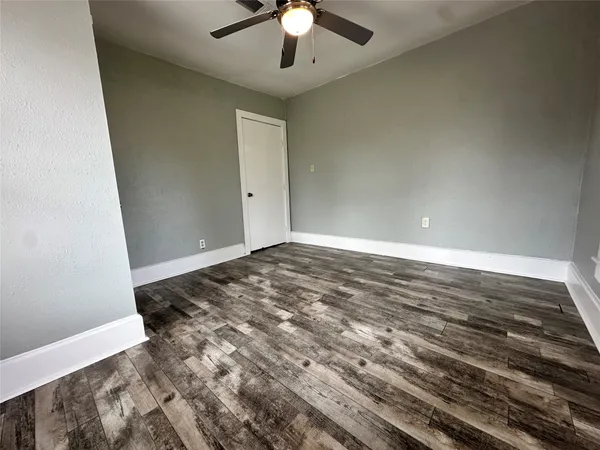 $2,800 | 335 Bayou Drive, Channelview, TX 77530