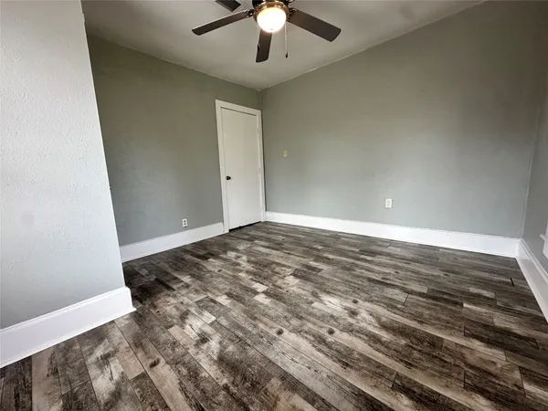 $2,300 | 335 Bayou Drive, Channelview, TX 77530