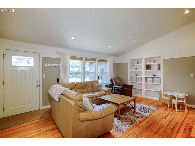 4765 Gardner Road Southeast Salem, OR 97302 - Photo 13 of 32 Gallery Image 13