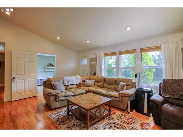 4765 Gardner Road Southeast Salem, OR 97302 - Photo 14 of 32 Gallery Image 14