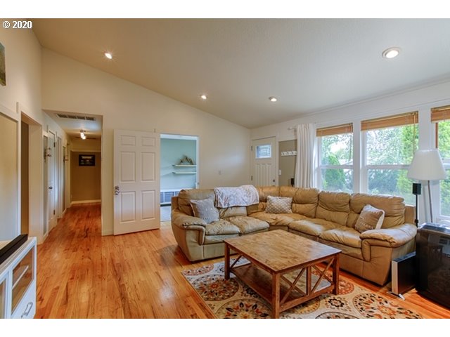4765 Gardner Road Southeast Salem, OR 97302 - Photo 15 of 32 Gallery Image 15