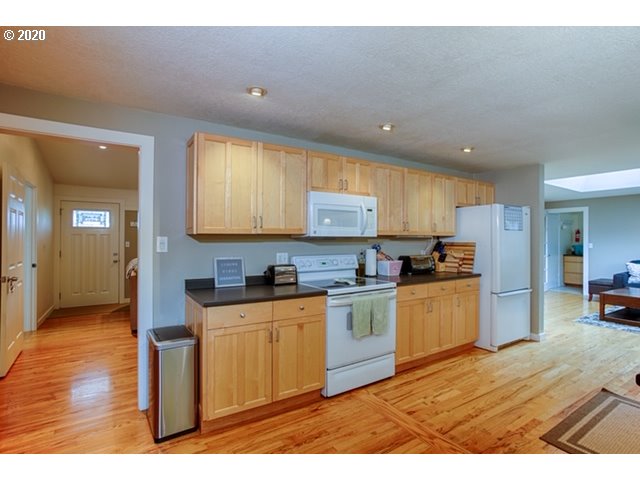 4765 Gardner Road Southeast Salem, OR 97302 - Photo 20 of 32 Gallery Image 20