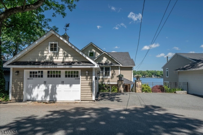41 East Shore Road Denville, NJ 07834 - Photo 6 of 37