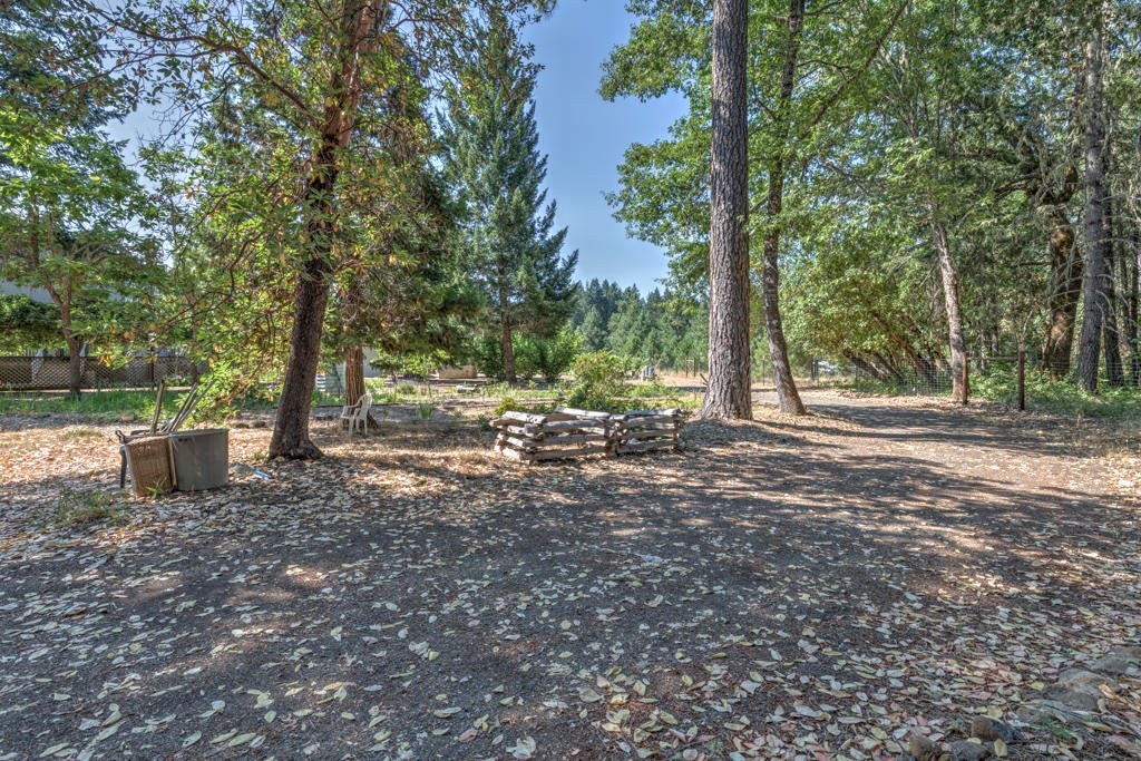 500 Garner Road Cave Junction, OR 97523 - Photo 63 of 78 500Garner-66