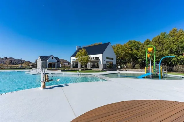 $399,990 | 2017 Mack Avenue, Van Alstyne, TX 75495