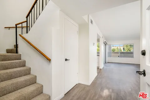 $590,000 | 18524 Mayall Street, Unit D, Northridge, CA 91324