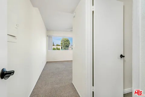 $590,000 | 18524 Mayall Street, Unit D, Northridge, CA 91324