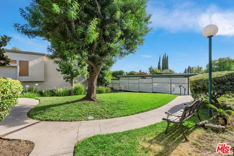 $590,000 | 18524 Mayall Street, Unit D, Northridge, CA 91324