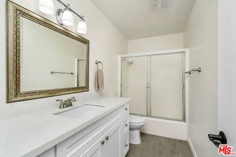 $590,000 | 18524 Mayall Street, Unit D, Northridge, CA 91324