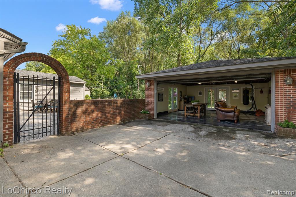 1232 Avon Manor Road Rochester Hills, MI 48307 - Photo 35 of 45