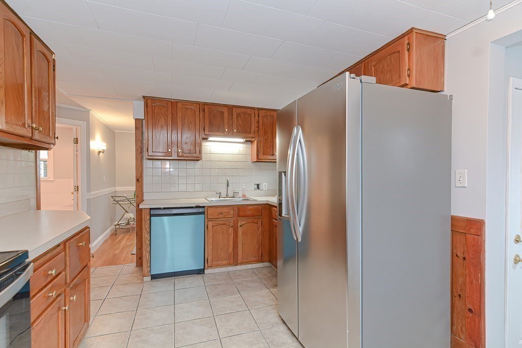 29 Byron Road Weymouth, MA 02188 - Photo 8 of 24 Gallery Image 8