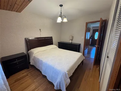 $649,999 | 98 West 8th Street, Deer Park, NY 11729