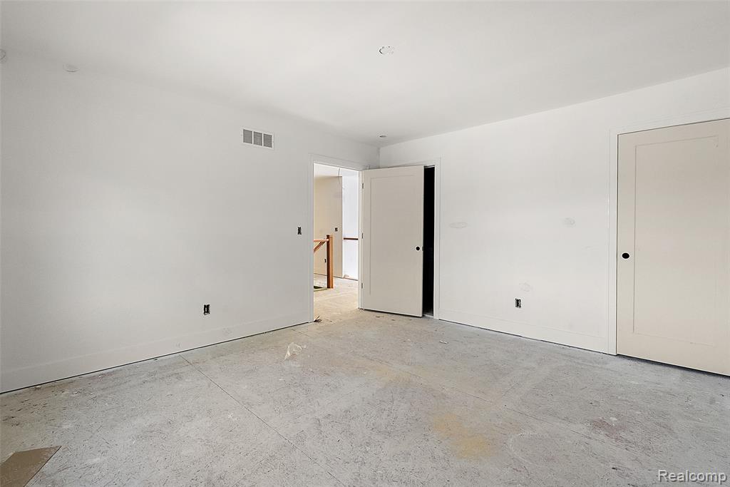 60637 Schoenherr Road Washington, MI 48094 - Photo 23 of 28 Gallery Image 23