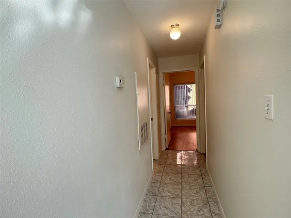 $1,200 | 6500 Harbor Town Drive, Unit 2905, Houston, TX 77036