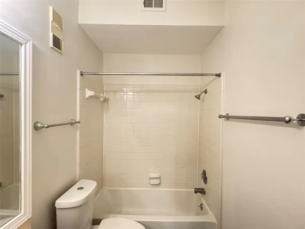 $1,200 | 6500 Harbor Town Drive, Unit 2905, Houston, TX 77036