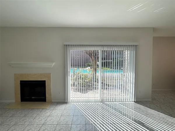 $1,200 | 6500 Harbor Town Drive, Unit 2905, Houston, TX 77036