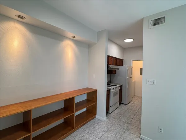 $1,200 | 6500 Harbor Town Drive, Unit 2905, Houston, TX 77036