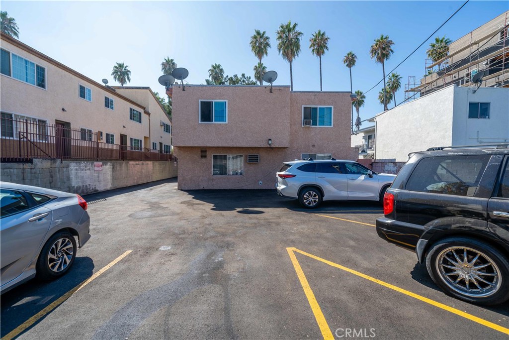 14767 Erwin Street Van Nuys, CA 91411 - Photo 11 of 27