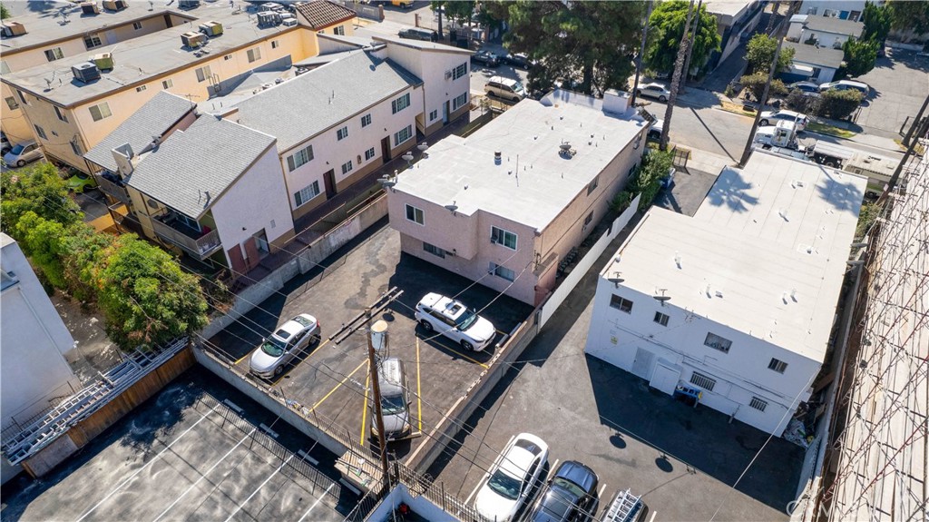 14767 Erwin Street Van Nuys, CA 91411 - Photo 23 of 27