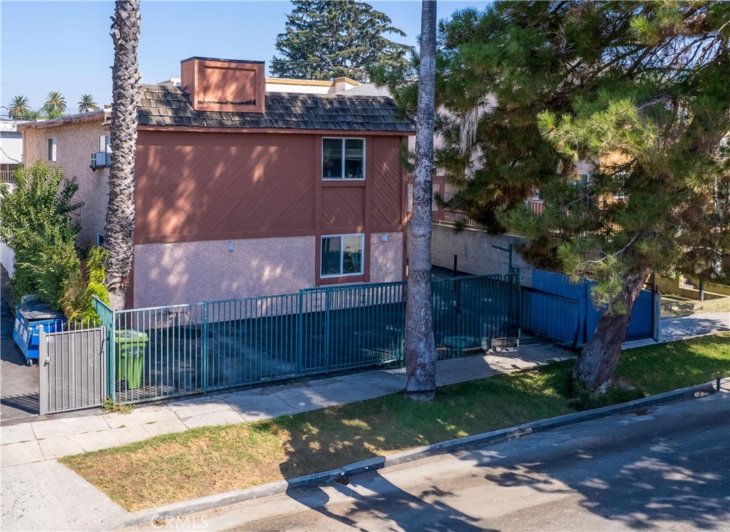 14767 Erwin Street Van Nuys, CA 91411 - Photo 26 of 27