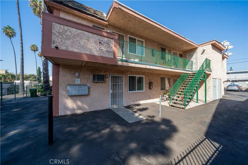 14767 Erwin Street Van Nuys, CA 91411 - Photo 5 of 27