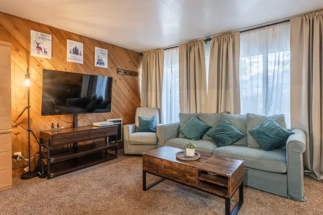 $389,000 | 2289 Sierra Nevada Road, Unit G3, Mammoth Lakes, CA 93546