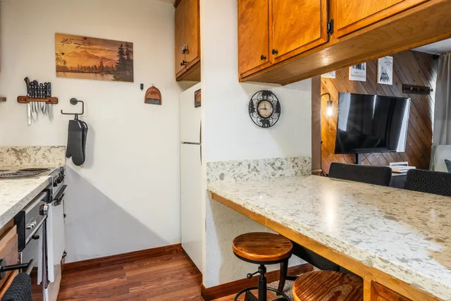 $389,000 | 2289 Sierra Nevada Road, Unit G3, Mammoth Lakes, CA 93546