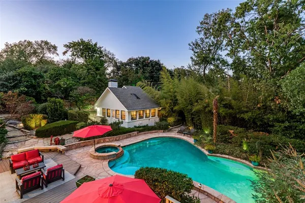 $1,100,000 | 6623 Briarhaven Drive, Dallas, TX 75240