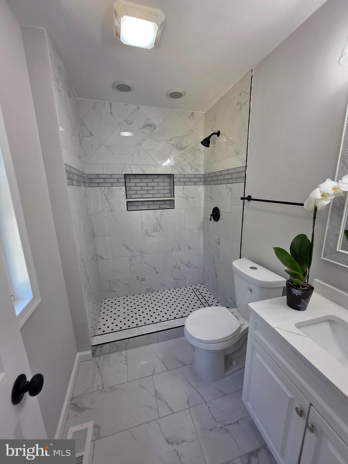 11816 Bedford Road Northeast Cumberland, MD 21502 - Photo 8 of 17