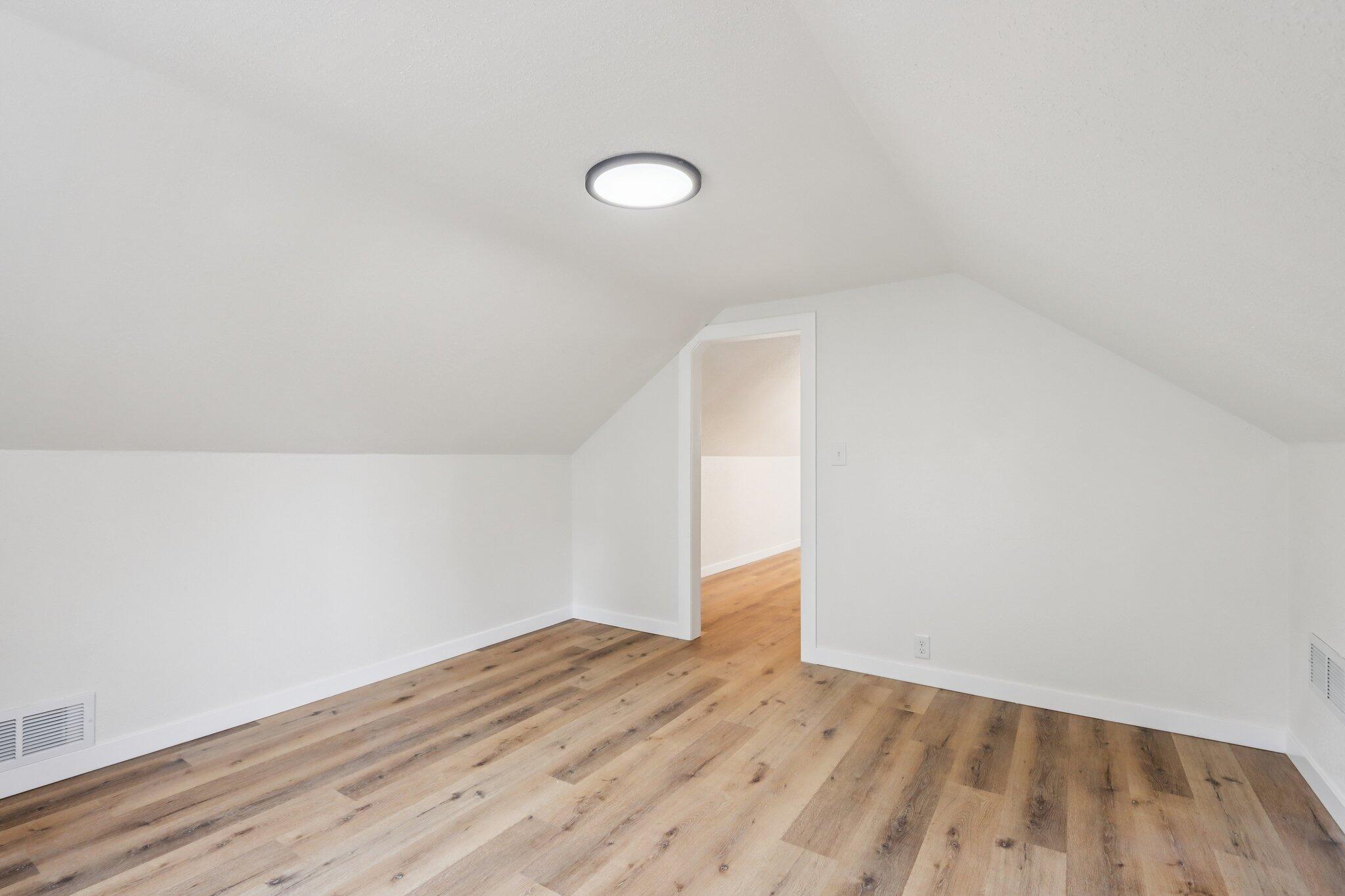 5936 North 42nd Street Milwaukee, WI 53209 - Photo 16 of 30 27-web-or-mls-N 42nd St-S0403-027