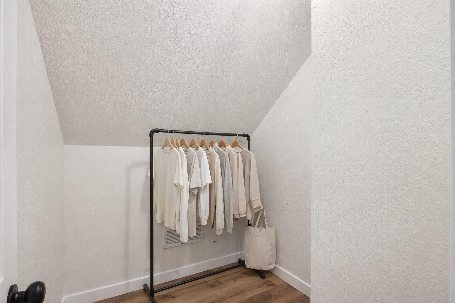 5936 North 42nd Street Milwaukee, WI 53209 - Photo 17 of 30 1483e0ed-4f99-4821-892e-104e969068bd