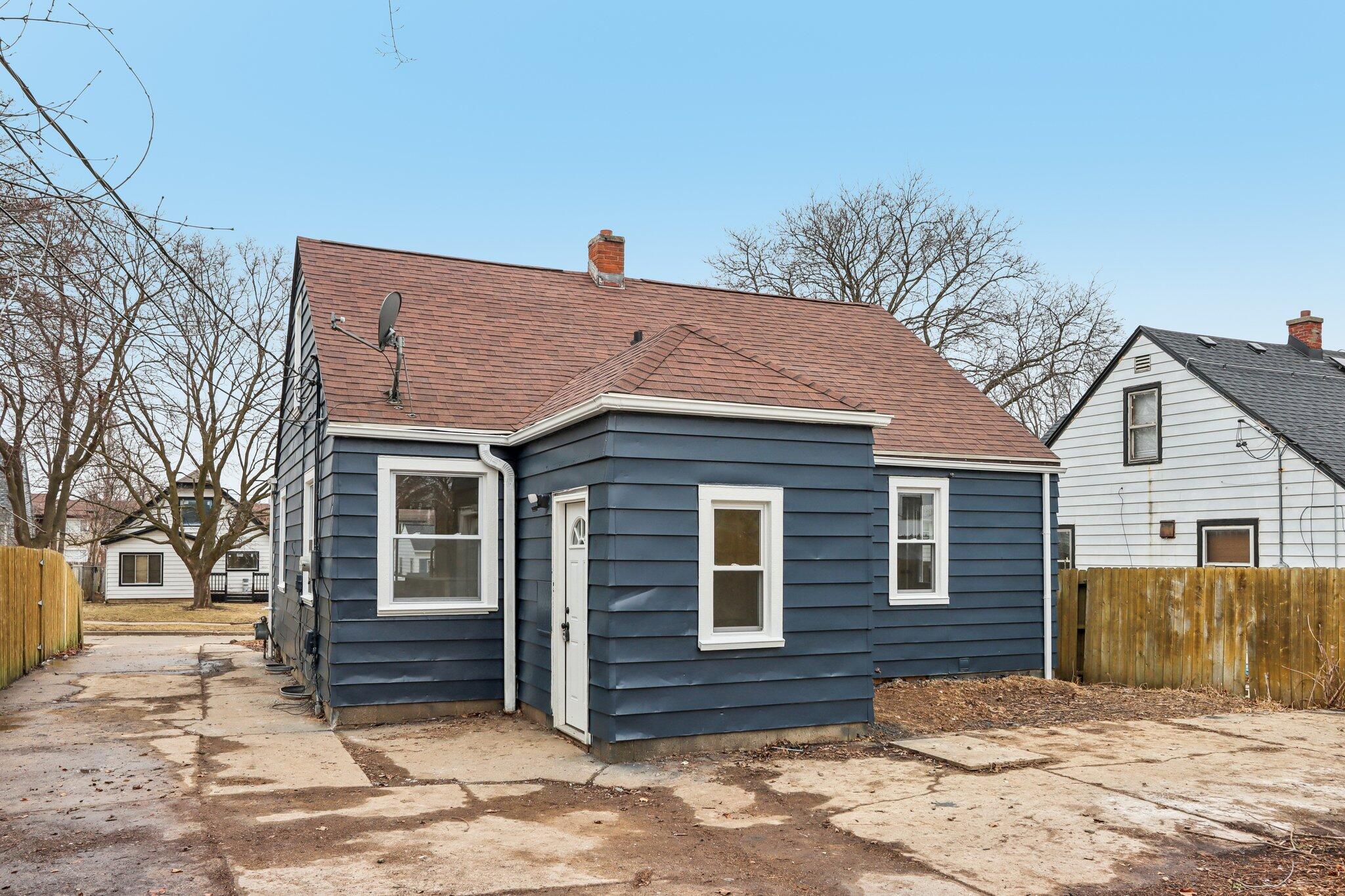 5936 North 42nd Street Milwaukee, WI 53209 - Photo 30 of 30 49-web-or-mls-N 42nd St-S0403-049