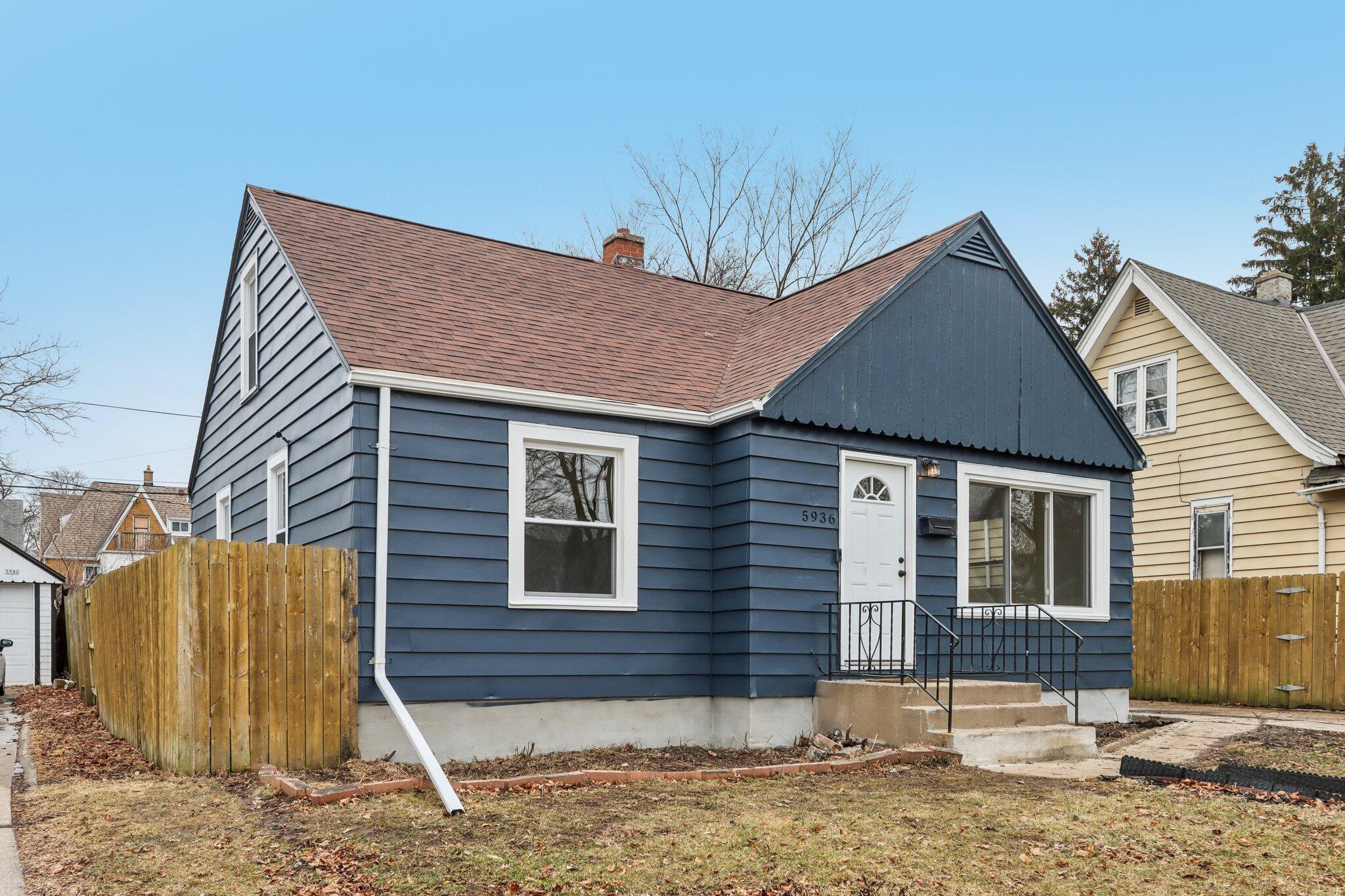 5936 North 42nd Street Milwaukee, WI 53209 - Photo 3 of 30 6-web-or-mls-N 42nd St-S0403-006
