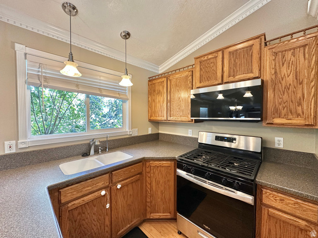 1908 North 200 West Layton, UT 84041 - Photo 4 of 29