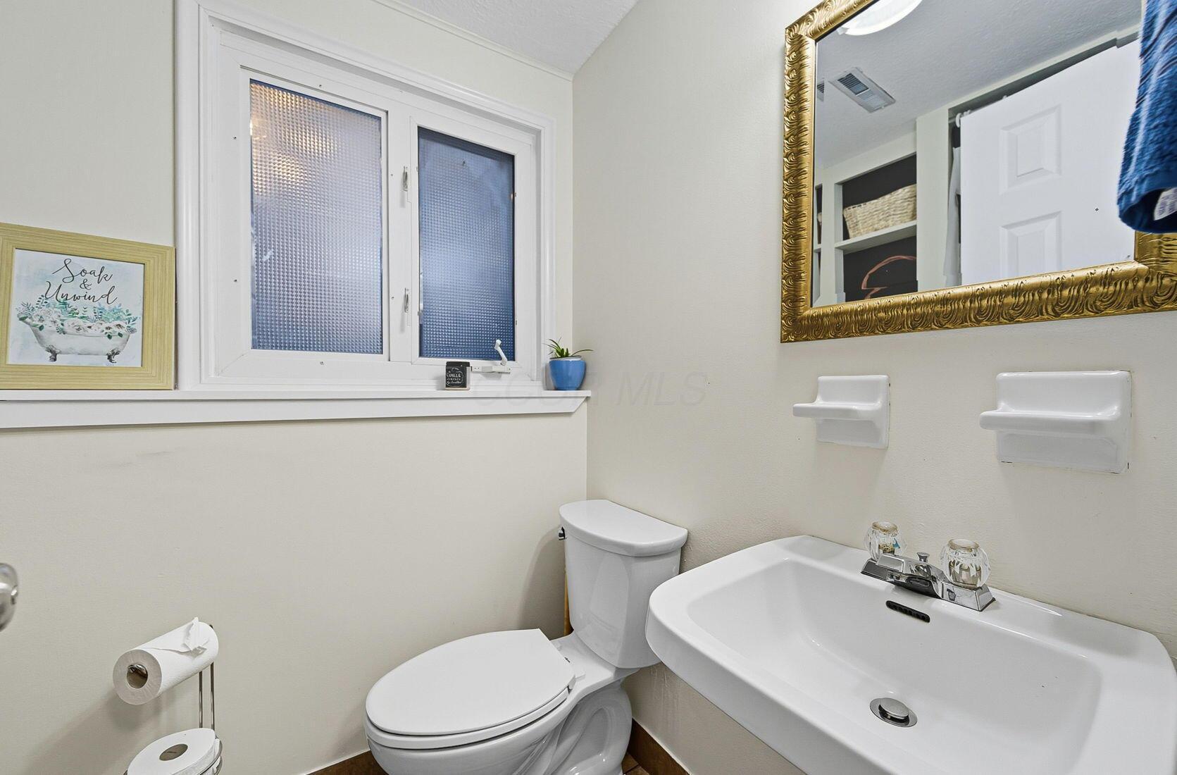 2627 Hubbell Road Columbus, OH 43232 - Photo 25 of 35 Fullbath 2