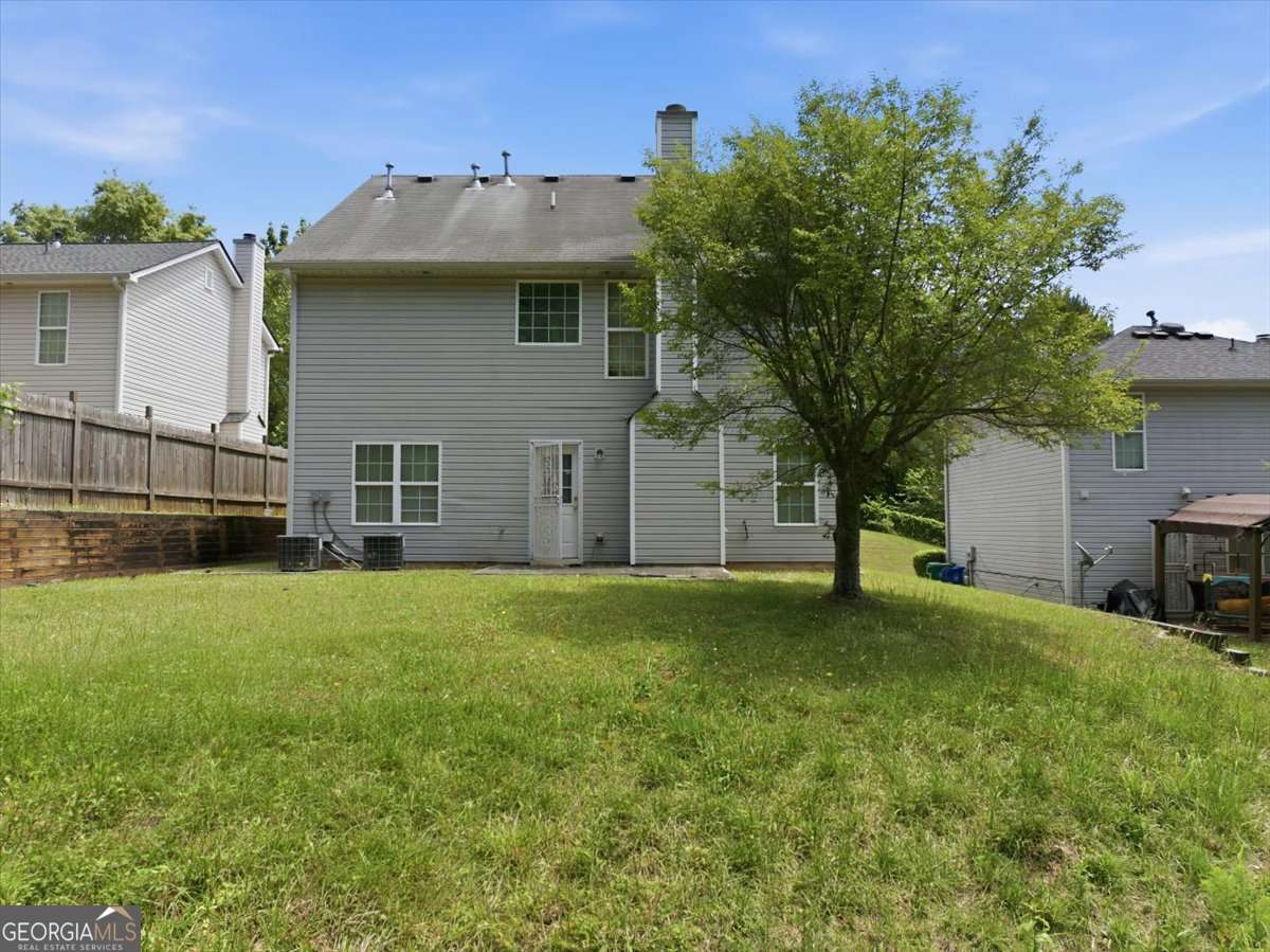3867 Riverside Parkway Decatur, GA 30034 - Photo 21 of 23 a house view with a garden space