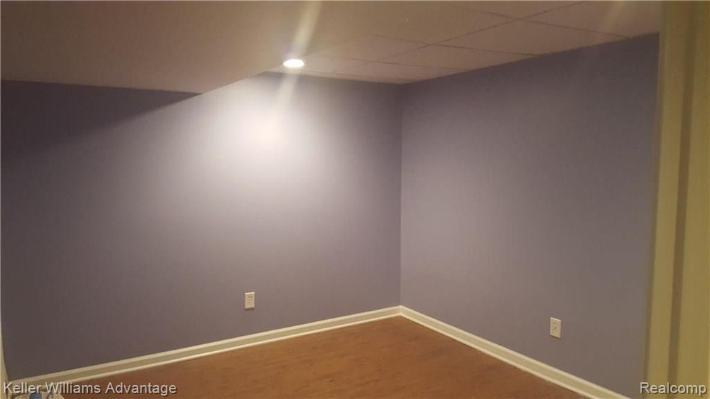 31000 Oak Valley Drive Farmington Hills, MI 48331 - Photo 10 of 19