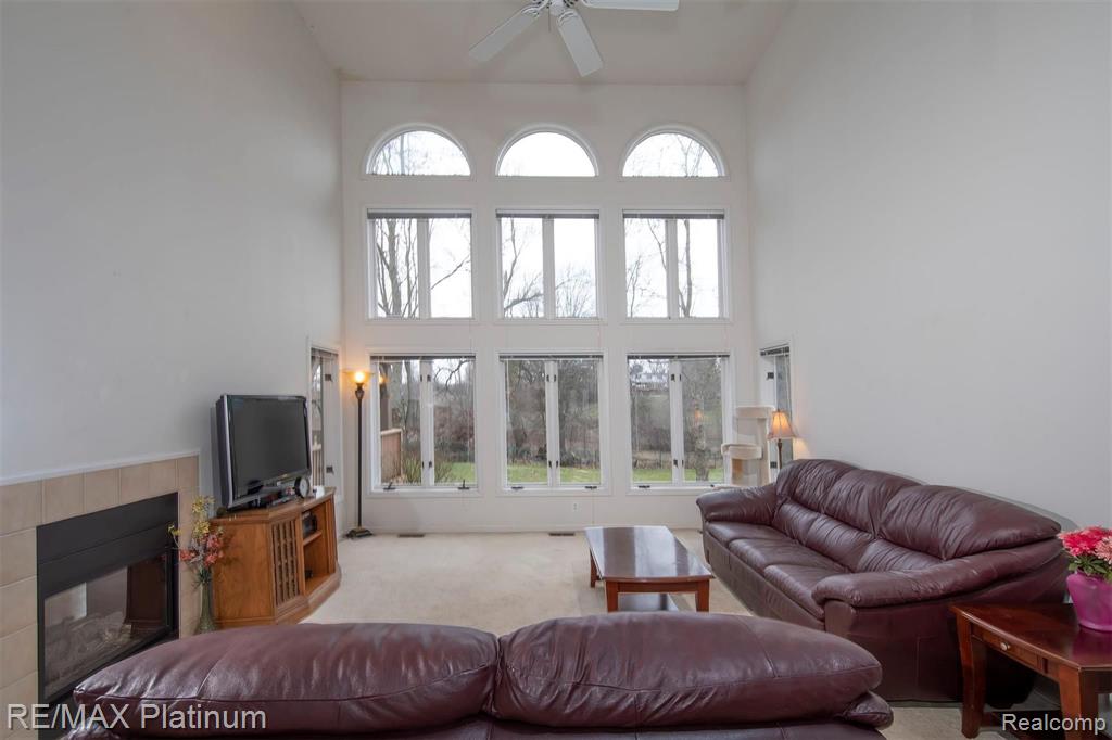 2500 Ridgewood Drive Howell, MI 48843 - Photo 3 of 31