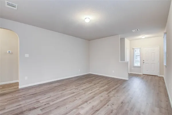 $2,400 | 3620 Cub Drive, Conroe, TX 77301