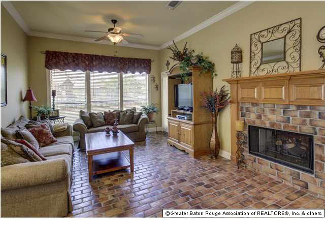 18330 Ferry Ln Avenue Baton Rouge, LA 70816 - Photo 7 of 23 Gallery Image 7