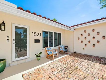 $814,900 | 1521 Northeast 40th Court, Oakland Park, FL 33334