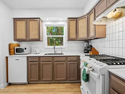 $814,900 | 1521 Northeast 40th Court, Oakland Park, FL 33334